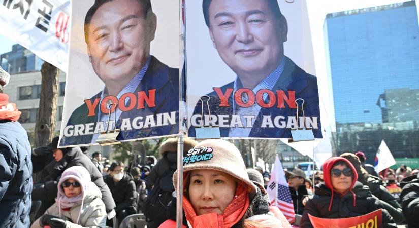 Életfogytiglani börtönbüntetésre ítélték a volt dél-koreai elnököt