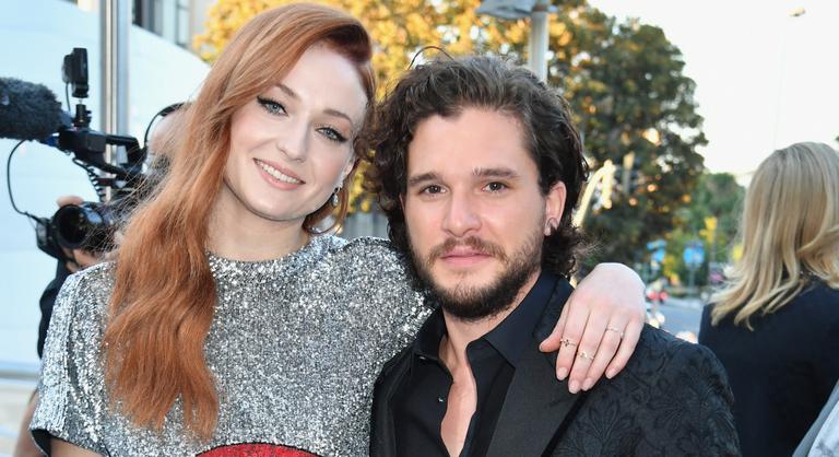 Hányingere lett az intim jelenetek felvétele után a Trónok harcában évekig testvéreket alakító színészpárosnak