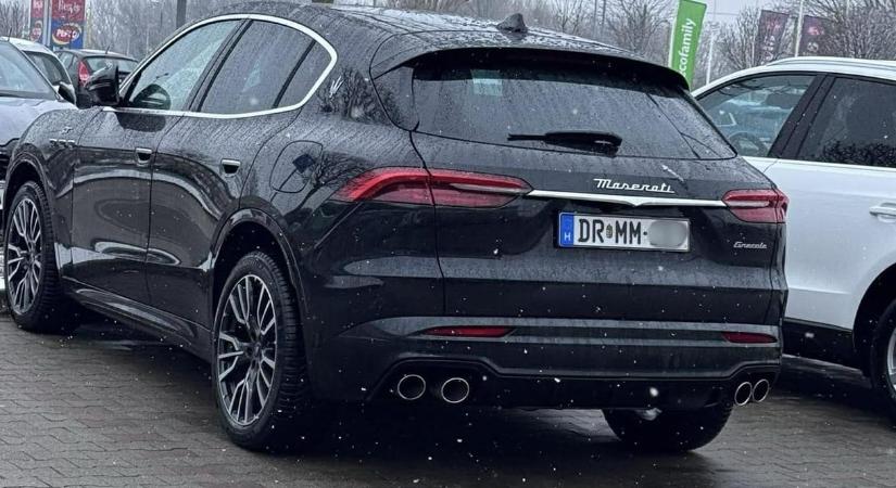 Hadházy Ákos: Előkerült egy egyedi rendszámos Maserati is Orbán Győzőék bányásztársánál