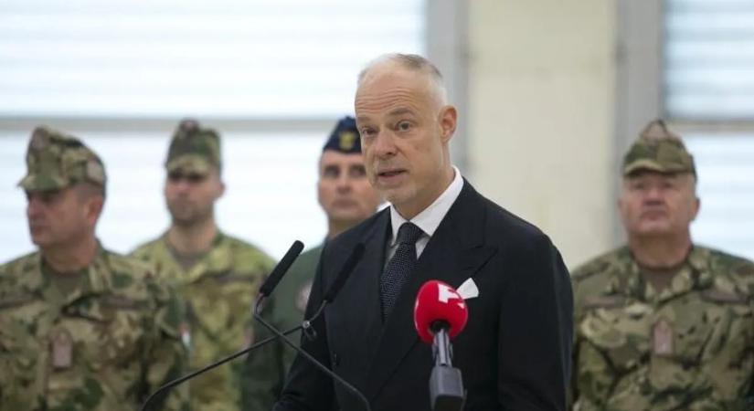 Szalay-Bobrovniczky Kristóf: Nem adjuk a hadseregünket mások háborújához – videó