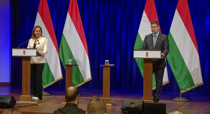 Gulyás Gergely: Vizsgáljuk az Ukrajna felé tartó áram- és földgázszállítás leállításának lehetőségét is – Kormányinfó percről percre