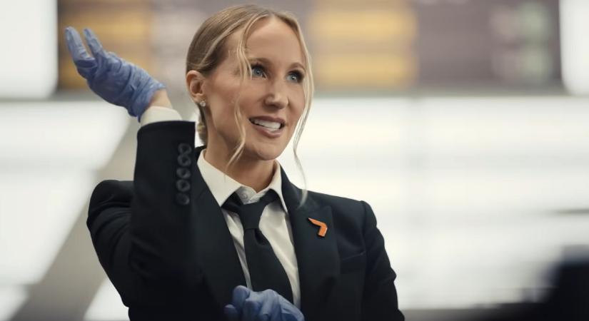 Betiltották ezt a Call of Duty-reklámot Angliában, mert az illetékesek szerint viccet csinál a szexuális erőszakból