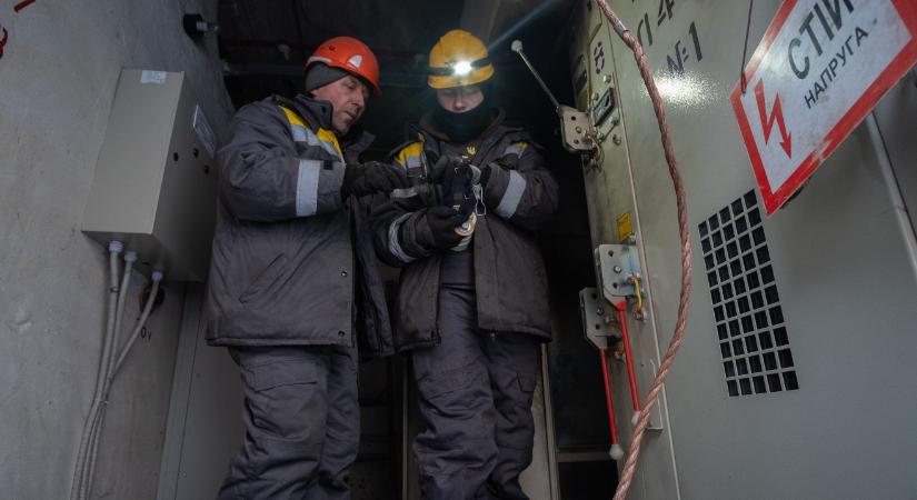 Végkimerülésig dolgoznak az ukrán karbantartók Kijevben