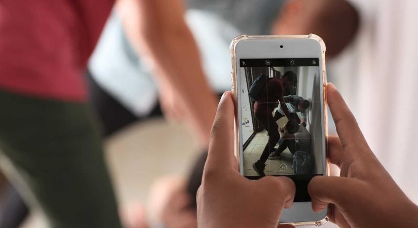 Több tucat diák kell borsos bírságot fizessen, mert bátorították az iskolában verekedőket