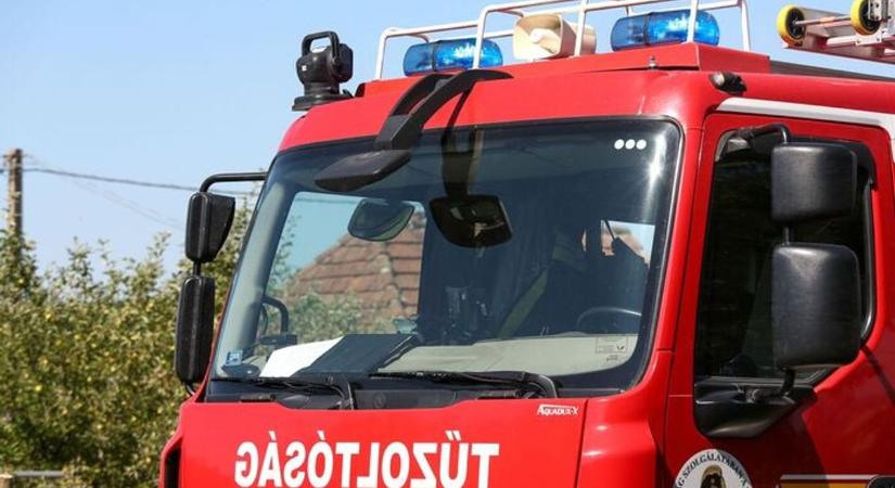 Brutál szerda: üveget törtek, ajtót bontottak, balesethez vonultak a zalai tűzoltók