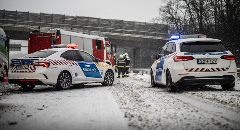 Téli gumi nélkül ne indulj útnak – erre figyelmeztet a rendőrség!