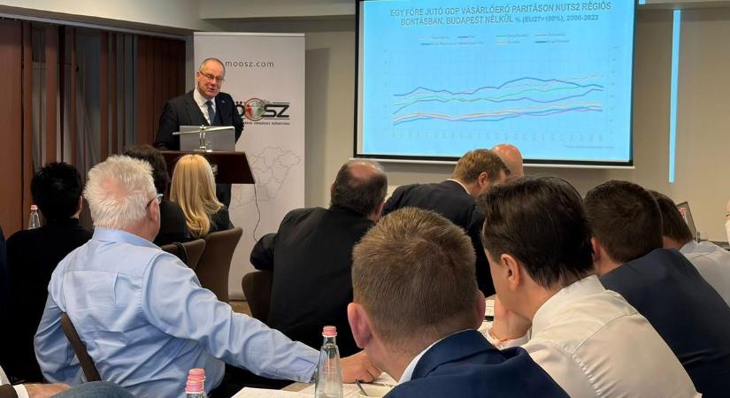 Hollókőn tartotta évindító ülését a Megyei Önkormányzatok Országos Szövetsége