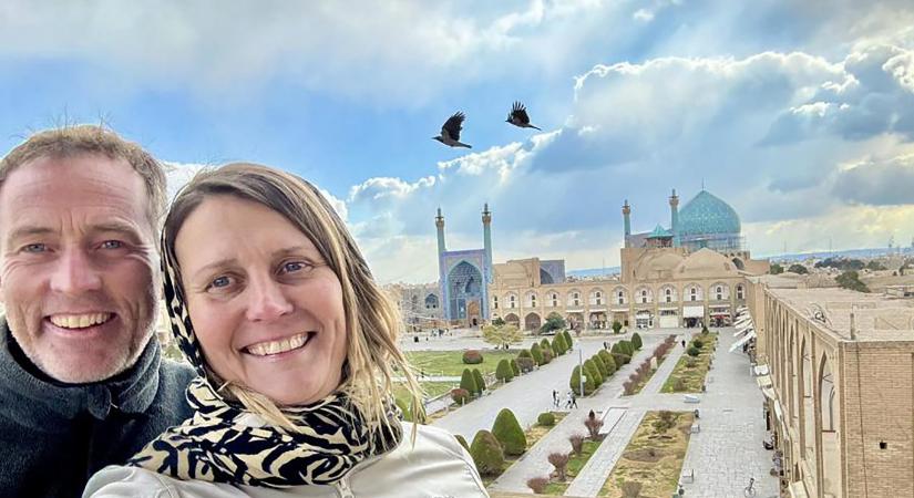 Tíz év börtönbüntetést kapott Iránban két brit turista, akiket kémkedéssel vádoltak meg