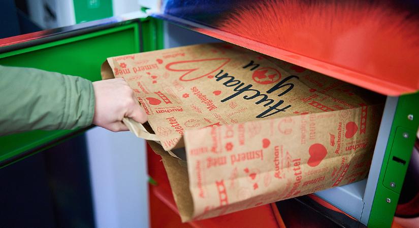 Nagyot robbant az Auchan: jönnek a városba a lakásméretű kisboltok és az utcai átvevőhelyek