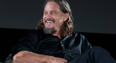 Ezúttal a belvárosban ebédelt A Dűne-sorozat és a Vikingek színésze, Travis Fimmel