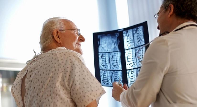 Dübörögnek a magyar egészségkasszák és az önkéntes nyugdíjpénztárak