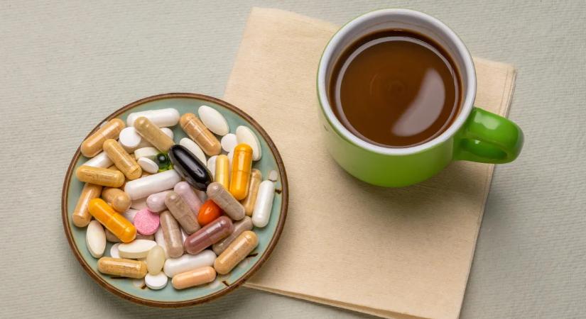Ezekkel az italokkal soha ne vegyél be gyógyszert, mert árthatsz vele