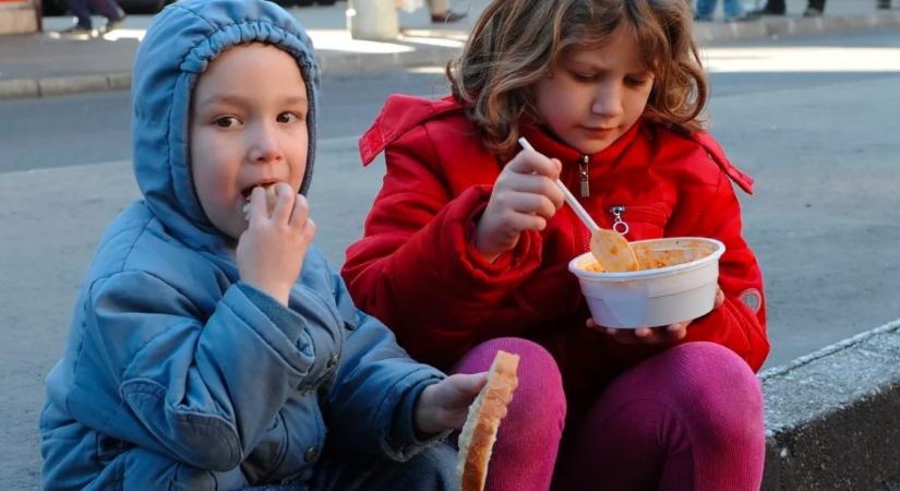 Orbán tudomást sem vesz a szegénységről