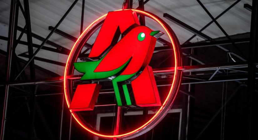 Nagy újítás az Auchannál: jönnek a városi mini üzletek és utcai átvevőhelyek