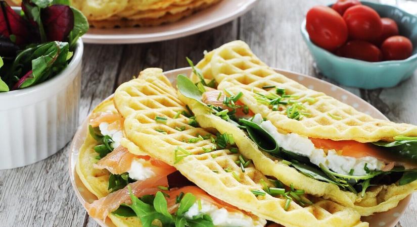 Túrós gofri füstölt lazaccal, rukkolával