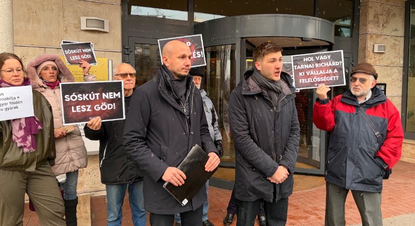 Tiltakozik a DK a gödi Samsung-gyár környezetszennyezése ellen