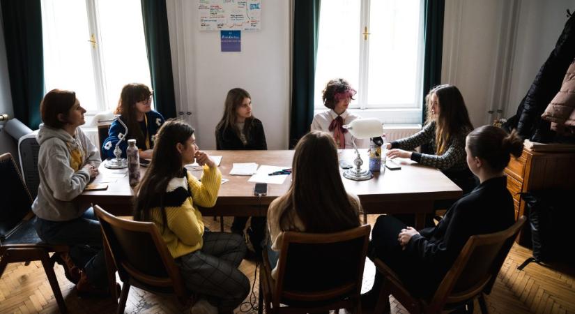 „Nem közönyös generáció: a Z-k és az Alfák igenis tenni akarnak a közösségükért”