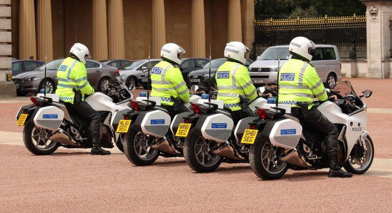 Példátlan botrány a királyi családban: rendőrök vitték el a születésnapját ünneplő herceget