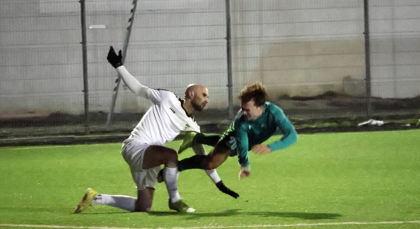 Hiába vezetett kétszer az UFC, a Paks a végén begyötörte a győztes gólt (képgaléria)