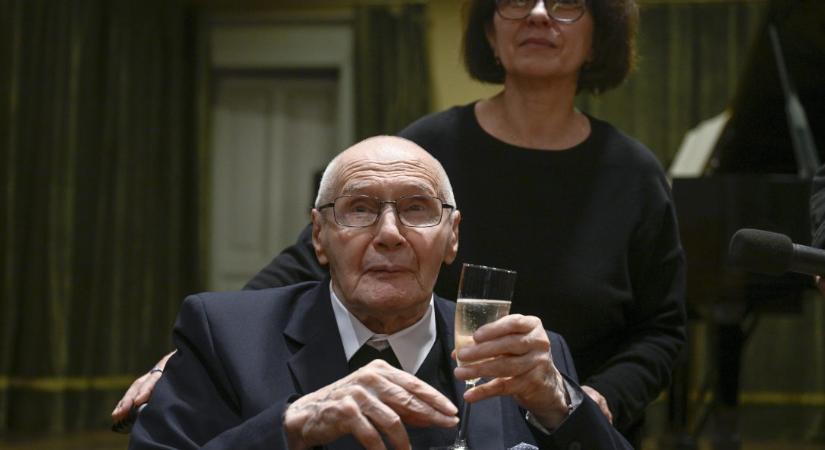 Főként a kamarazenében alkotott újat a miniatúrák 100 éves mestere