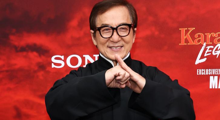 Jackie Chan és Lionel Richie közösen énekelt Kína ünnepi show-ja alkalmából