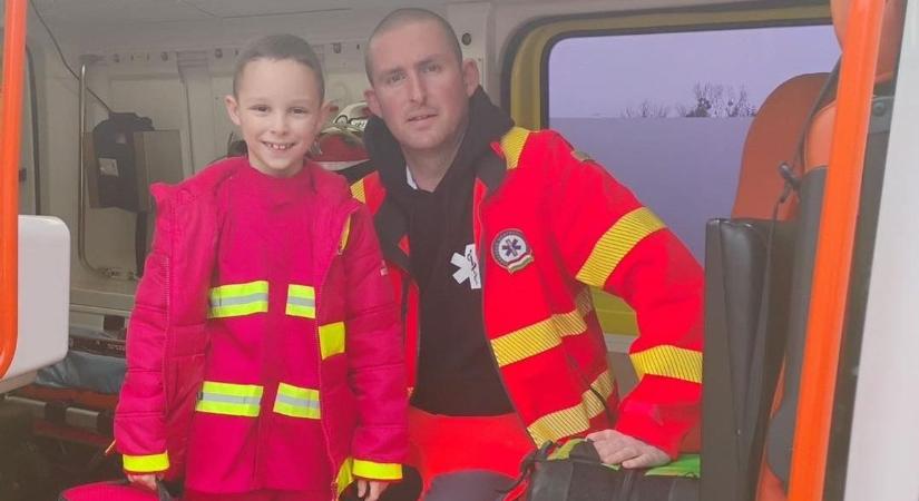 Ledobták a cukiságbombát a mentők (fotók)