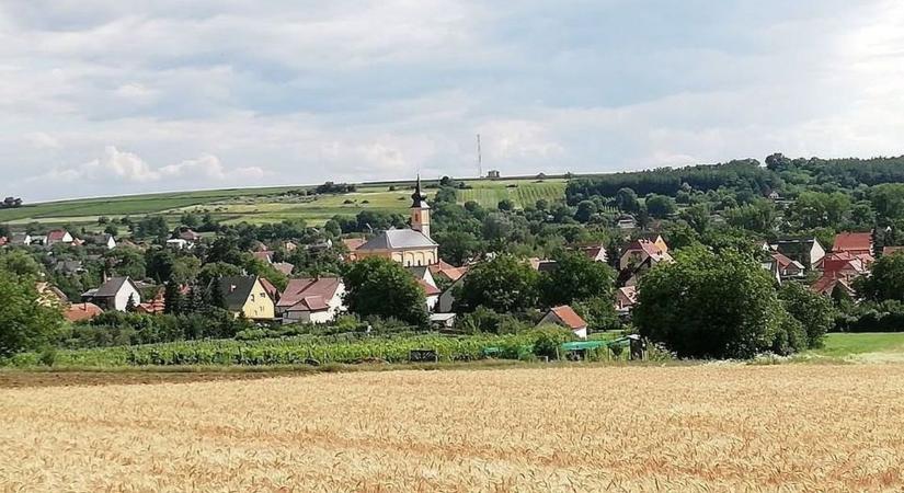 Kiborult a panaszláda, betelt a pohár a hevesi faluban – tarthatatlan, ami most mindenki előtt megy