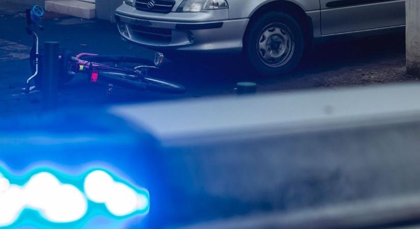 Durva! Elütöttek egy kisgyereket Debrecenben, a kerékpár is meghajlott!