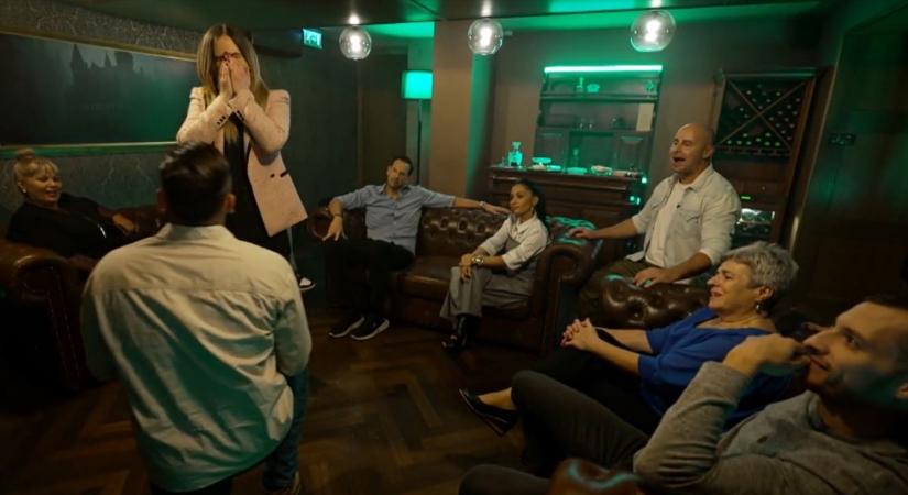 Kamerák előtt borult térdre Aurelio, eljegyezte szerelmét a TV2 reality fináléjában – videó