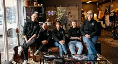 A motoros kávézó, ahol két keréken gurulhatunk az asztalunkig