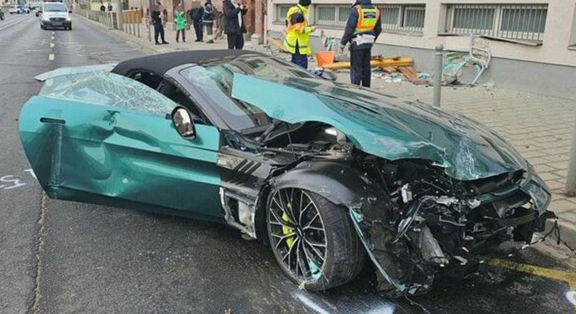 Inkább ne akarjon a szemembe nézni – Nem akar találkozni a Győrben halálra gázolt nagymama fia az Aston Martin sofőrjével