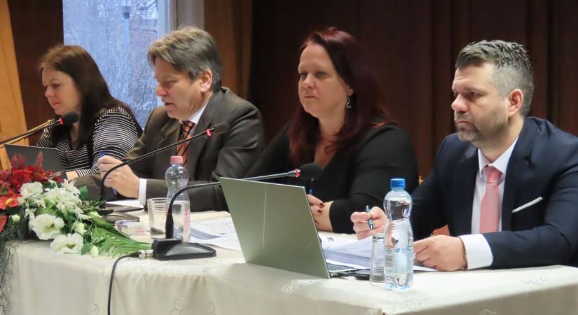 Egymilliárd forint feletti beruházási tervekkel elfogadta a költségvetést a csornai képviselő-testület