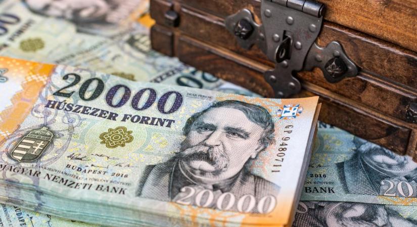 Ezermilliárdot menekítettek külföldi számlákra a magyar háztartások