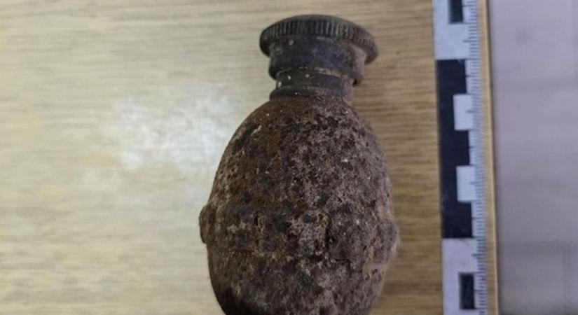 Az egész város döbbenten figyel: második világháborús kézigránátot találtak egy családi házban