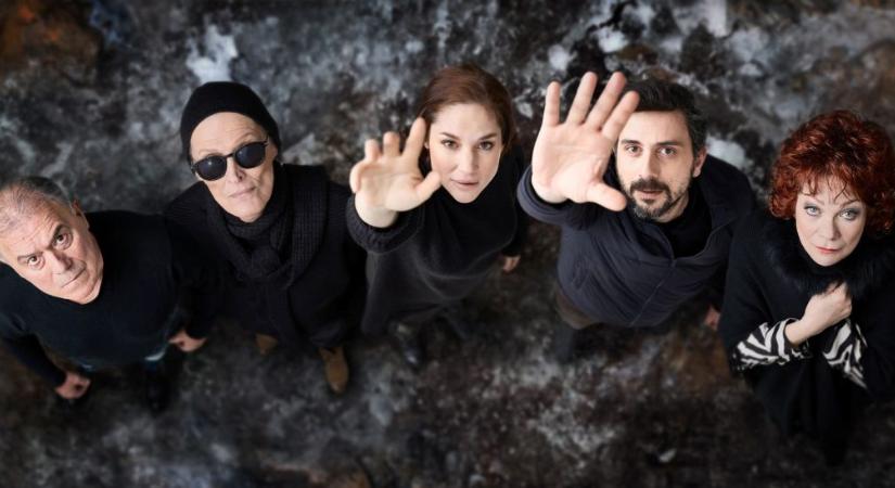 Parádés szereposztással érkezik a Centrál Színházba A Macskalápon