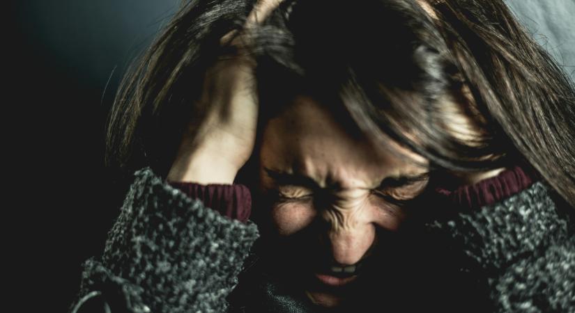 „Elaltattak a műtét miatt, és orosz akcentussal ébredtem”