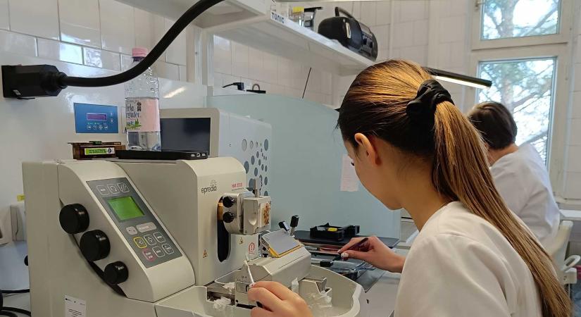 Csúcstechnikával szerelték fel a csíkszeredai kórház patológiáját