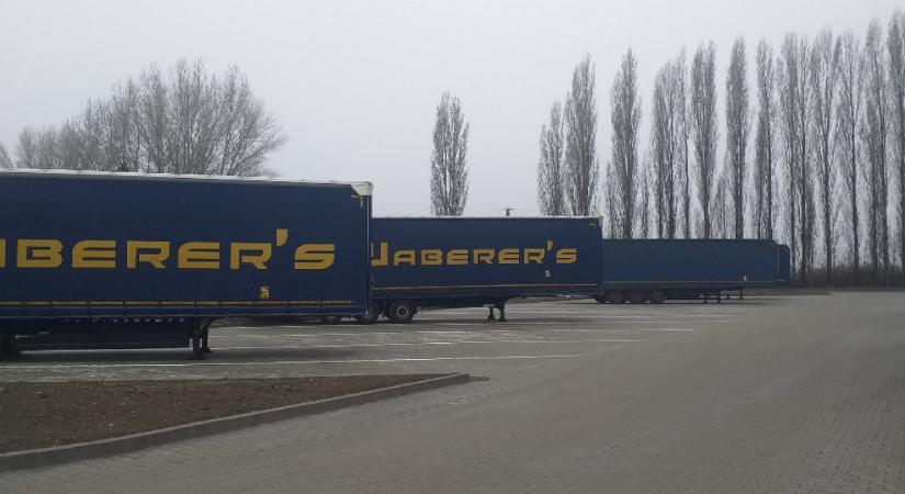 Fiatalít és bővít a Waberer’s