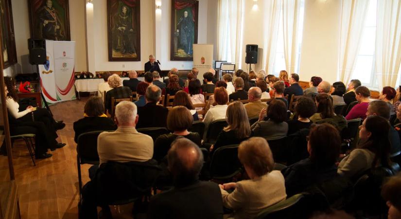 Több évtizedig formáltak embereket, sorsokat – a magyar kormány elismerésében részesültek