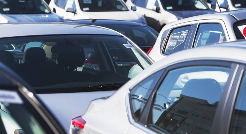 Nagy változás a B-kategóriás jogosítványoknál: nem mindenki fog örülni neki