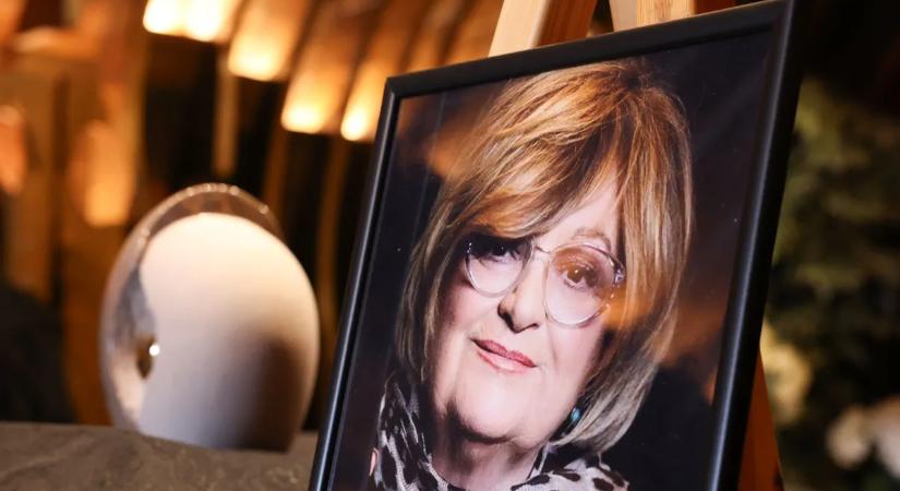 Megszakad a szív: könnyek között búcsúztatták Voith Ágit a Farkasréti temetőben – galéria