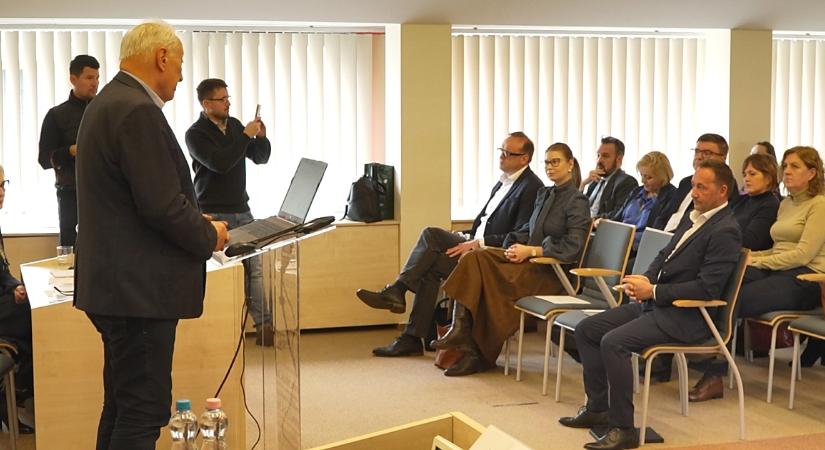 Vendéglátás új alapokon: szakmai konferenciát tartottak Debrecenben