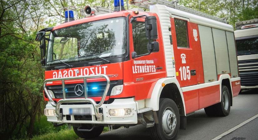 Baleset történt Debrecenben, két autó ütközött!