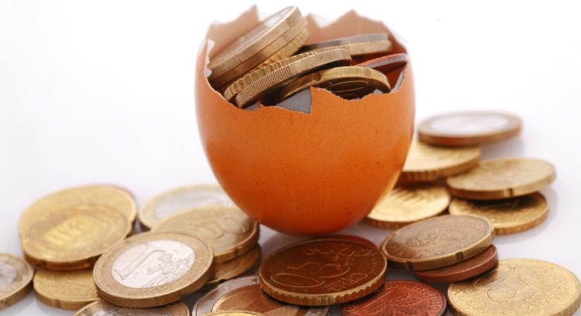 Egyre több magyar talicskázza külföldre a megtakarított pénzét: mit tudhatnak, amit más nem sejt?