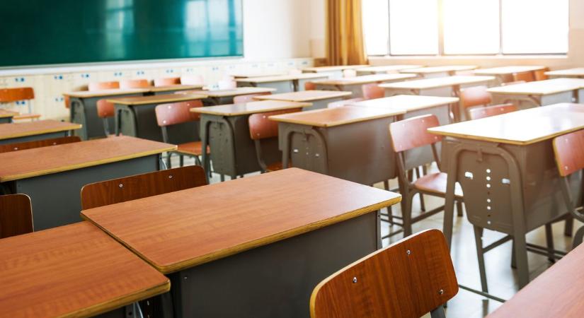 Késsel fenyegette társait egy 12 éves diák az iskolában