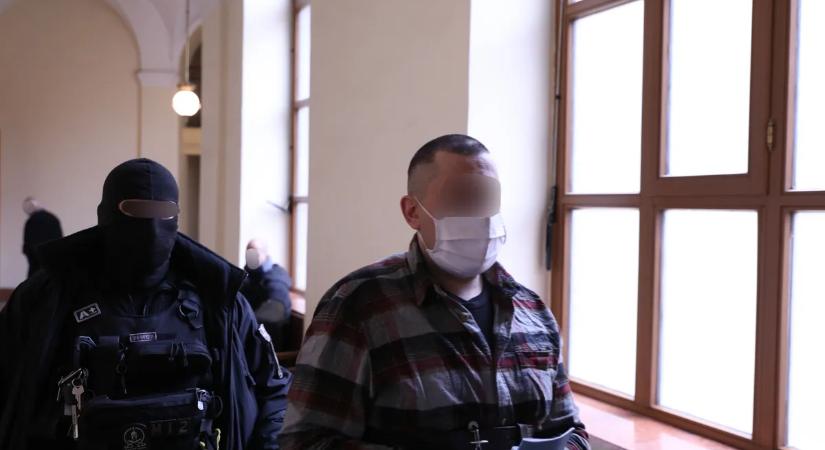 "Anya nyaka piros és nem ver a szíve" - Zuglói gyilkosság: kisfia találta meg az édesanya holttestét