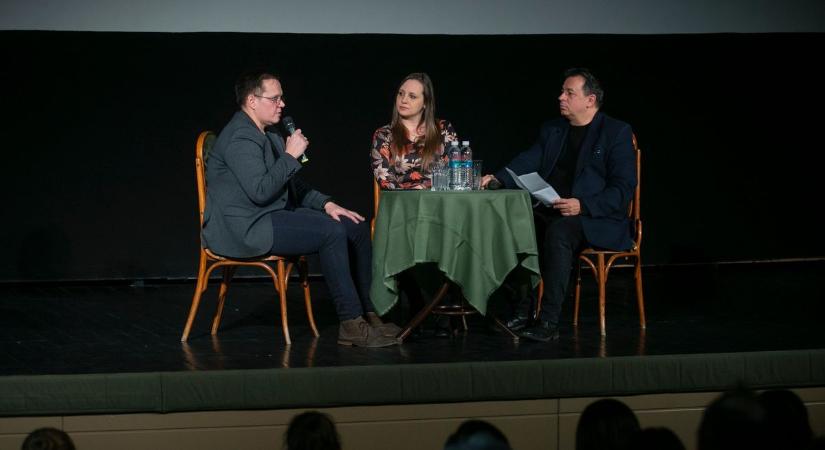 Költözés a „puszta metropoliszába” – vetítés Jókai Mórról az Otthon Moziban – fotók