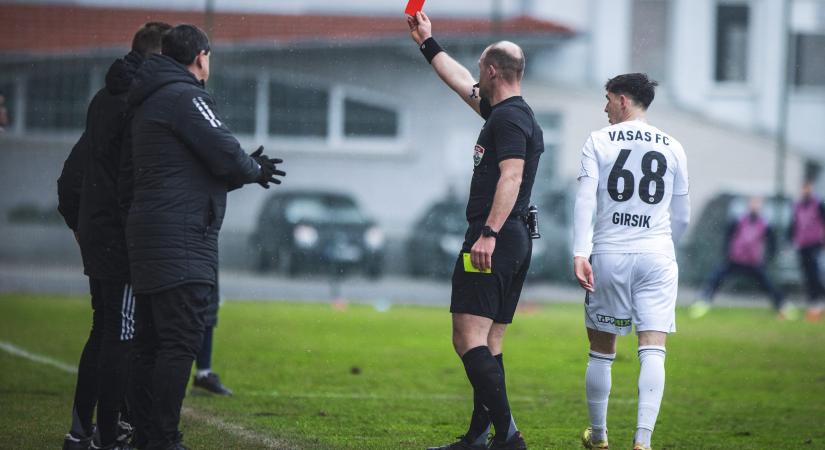 5 meccset ért az NB II-es elborulás - saját kapusa nyugtatta le a begőzölt edzőt