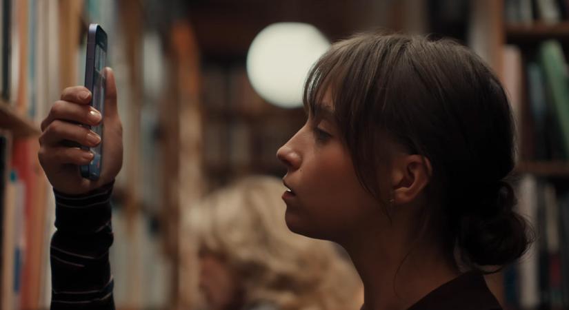 Kívül-belül az újrahasznosítás jelképe lett a Google Pixel 10a