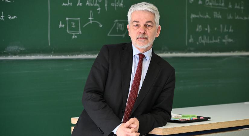 Ha Oroszország győz – ez a könyv rémséges világpolitikai fejleményeket vázol fikciós körítésben